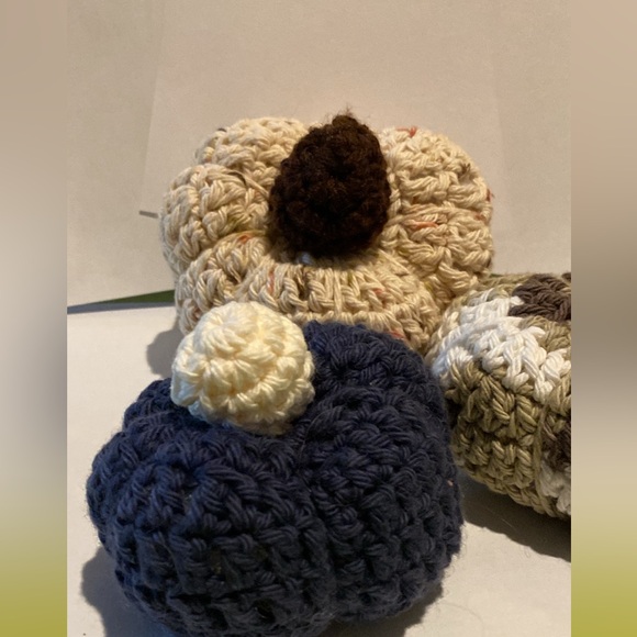 Sale! Crocheted set of three pumpkins, fall colors - Picture 3 of 7